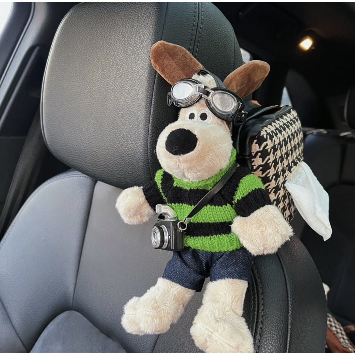 Dog plush, tissue box, car plush