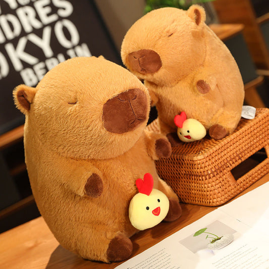 Peluche de capibara con pollo
