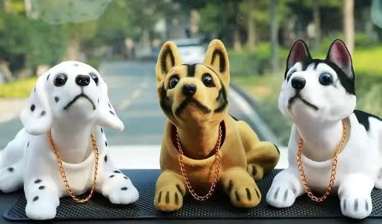 Muñeca perro para coche