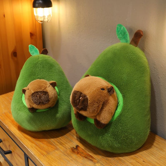 Peluche de capibara con forma de aguacate