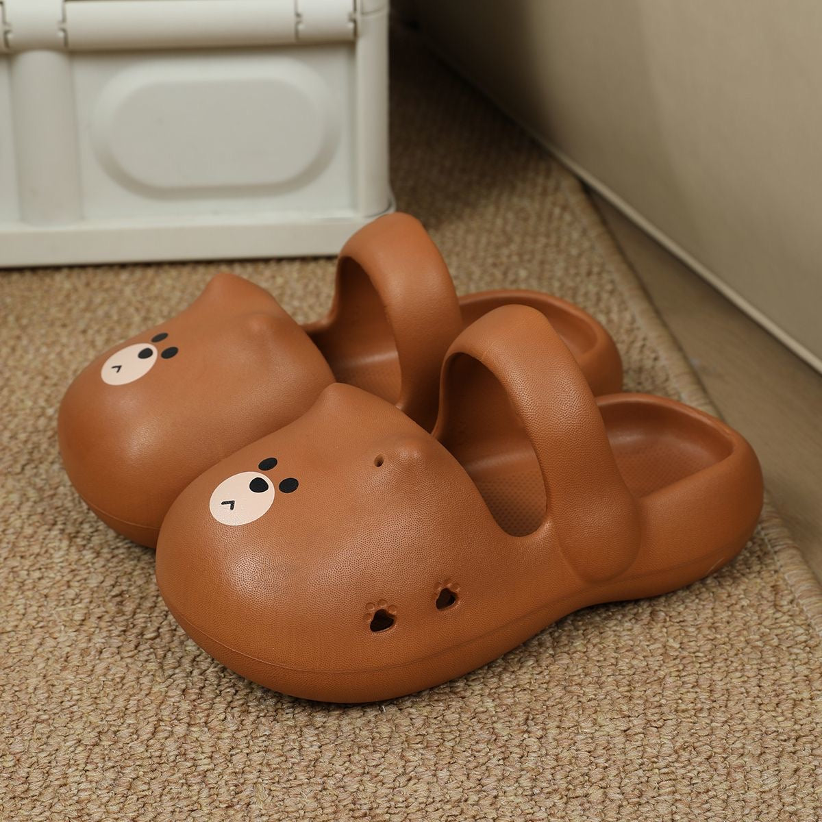 Pantuflas de capibara, sandalias de verano