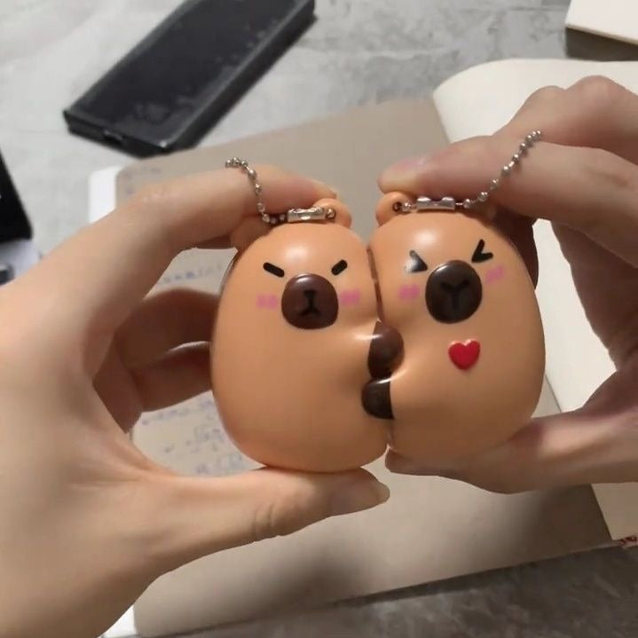 Llavero de Capibara con Voz – Dice “I Love You”