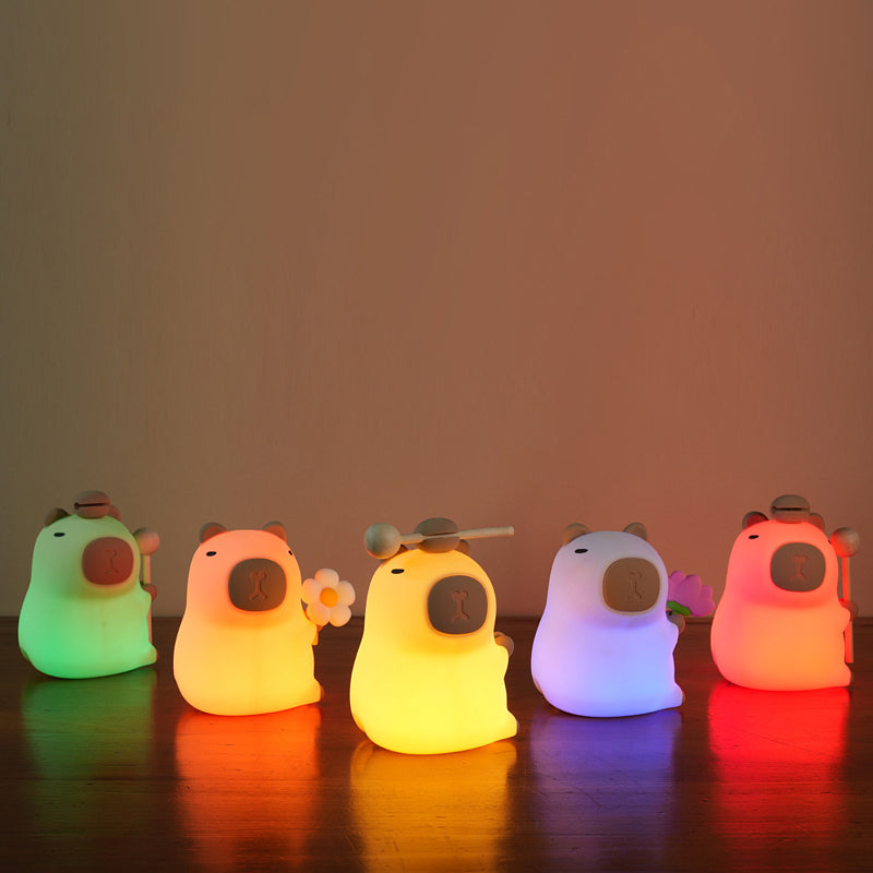 luz de noche capibara con accesorios