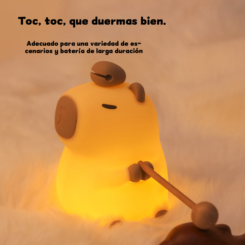 luz de noche capibara con accesorios