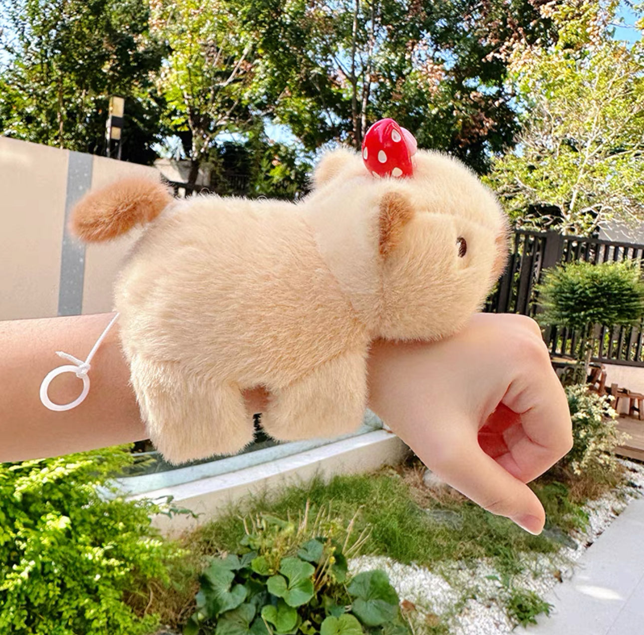 Black Friday capybara pulsera, peluche capybara,La cola se puede girar